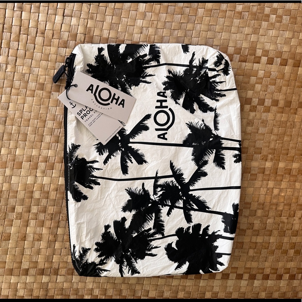 Aloha collection Mid Pouch BNWT
